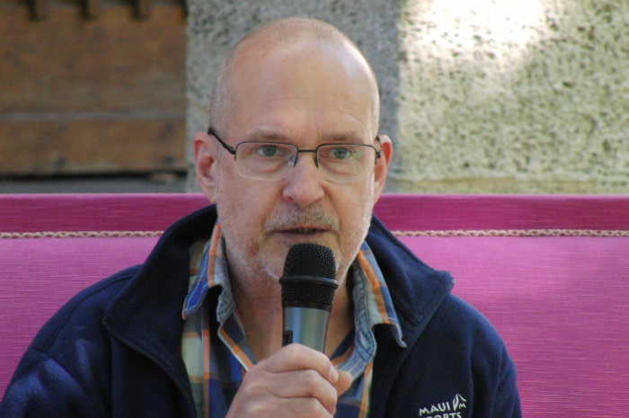 Du betrachtest gerade Martin Volkmann auf dem Pink Sofa